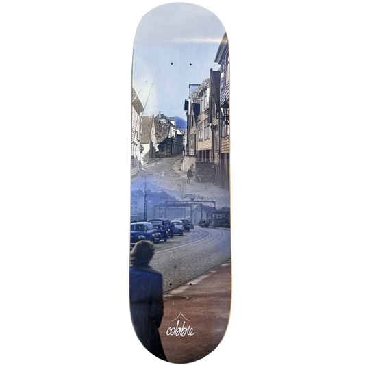 COBBLE Bomstasjonen 8.5" Skateboard Deck